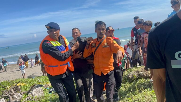 Tim SAR Brimob Bersama Tim Gabungan Berhasil Temukan Korban Tenggelam di Pantai Timur Muara Batu