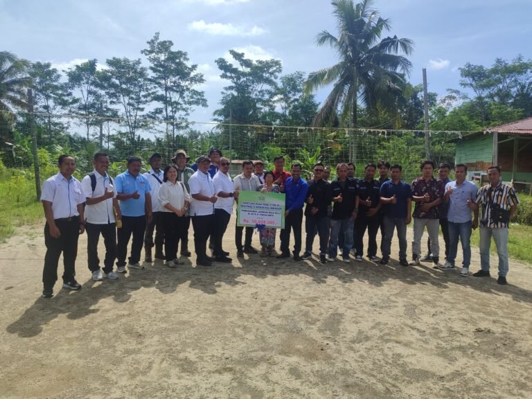PTPN IV Regional II Kebun Balimbingan Serahkan TJSL Untuk Sarana Olah Raga Lapangan Bola Volly, Nagori Tangga Batu