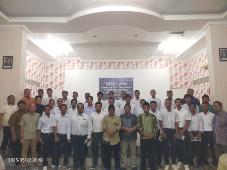 PT perkebunan nusantara IV regional 2 kebun Dolok ilir menyerahkan SK 29 orang calon karyawan pelaksana