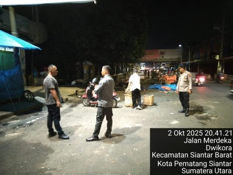 Antisipasi Guan Kamtibmas, Polsek Siantar Barat Patroli Kegiatan Relokasi Pasar Horas Malam Hari
