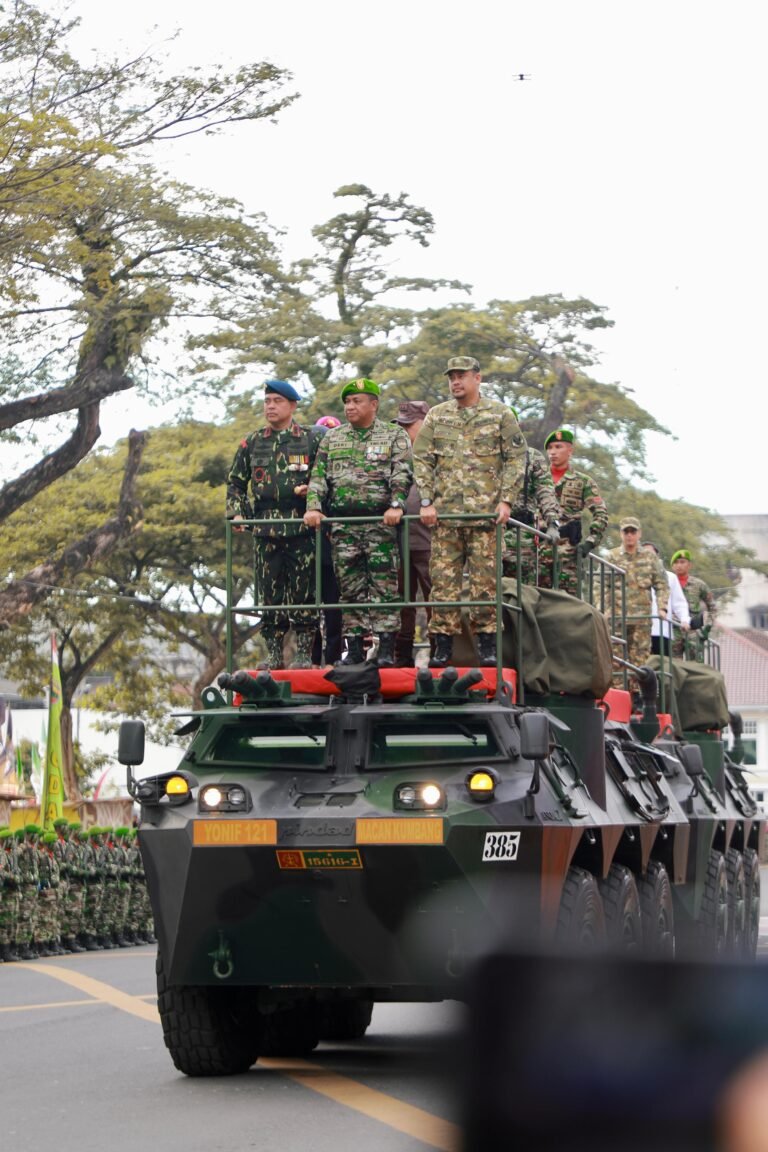 Kapolda Sumut Hadiri Upacara HUT ke 80 TNI di Lapangan Merdeka Medan