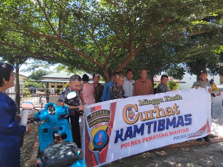 Sosialisasi Call 110, Polsek Siantar Barat Minggu Kasih Curhat Kamtibmas di Gereja HKBP Sipinggol Pinggol