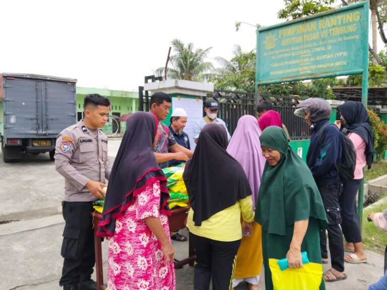 Jumat Berkah, Polda Sumut : Polri Turun Langsung Bantu Masyarakat Lewat Gerakan Pangan Murah