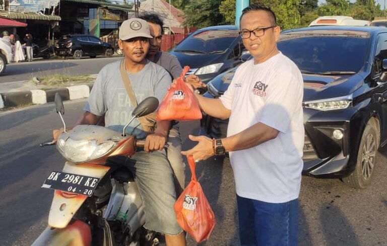 Teguhkan Komitmen Sosial, Bobylovers Sumut Senantiasa Berbagi Jum’at Berkah Bersama Masyarakat