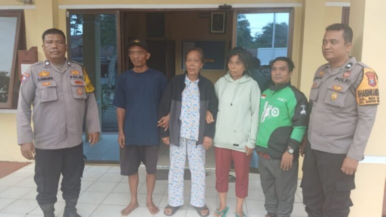 Polsek Siantar Martoba Respon Cepat Bantu Cari Keluarga Ibu Paruh Baya Yang Tersesat