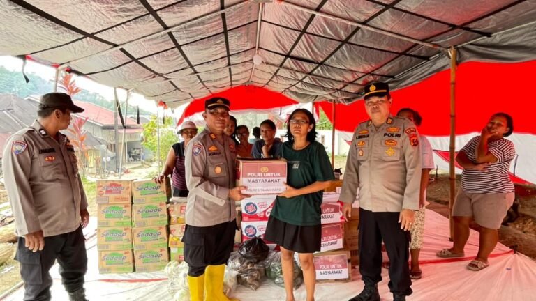 Polres Sibolga Salurkan Bantuan Untuk Korban Banjir Dan Longsor, Wujud Nyata Kepedulian Polri