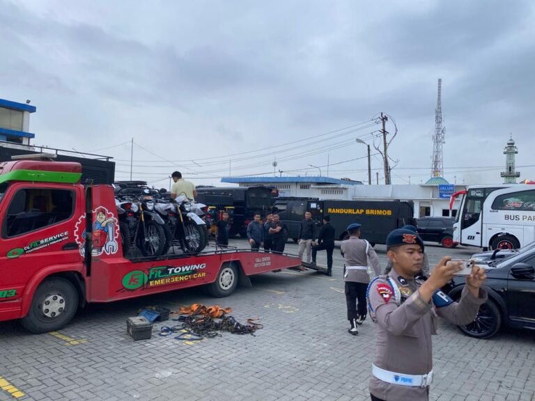 Kapal PT Pelni Pembawa Pasukan Dan Logistik Polri Tiba di Pelabuhan Belawan, Perkuat Penanganan Bencana di Sumatera Utara