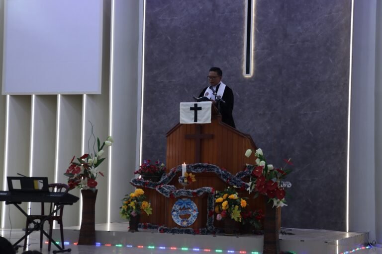 Keluarga Besar Polres Sibolga Laksanakan Natal Bersama Dengan Masyarakat, Bagikan Paket Natal Polri Kepada Warga Terdampak Banjir Dan Longsor