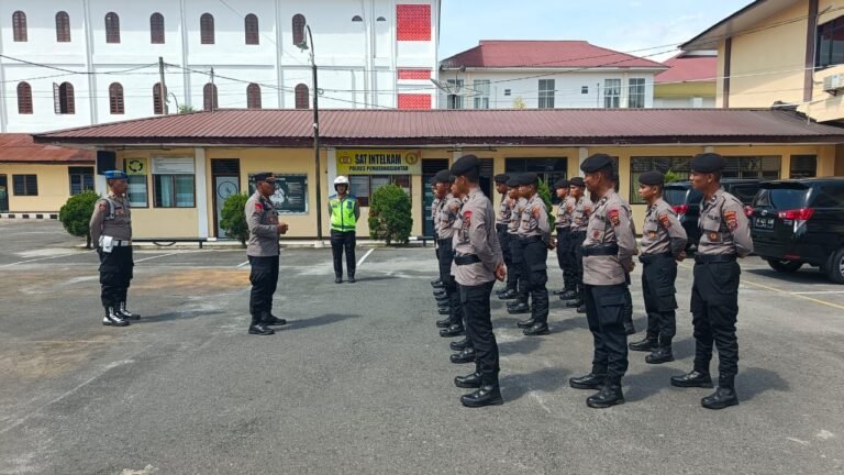 Polres Pematang Siantar Gelar Patroli Skala Besar Cek Ibadah Natal 2025 di Gereja
