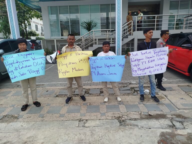 Dugaan penyalahgunaan Wewenang Dan Pemufakatan Jahat Penyaluran Pembiayaan senilai Rp32,4 M, PB Alamp Aksi Gelar Unras di Depan Kantor BSI