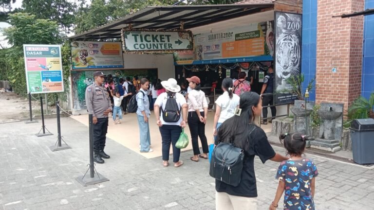 Bhabinkamtibmas Polsek Siantar Barat Sambangi Objek Wisata, Sampaikan Pesan Kamtibmas