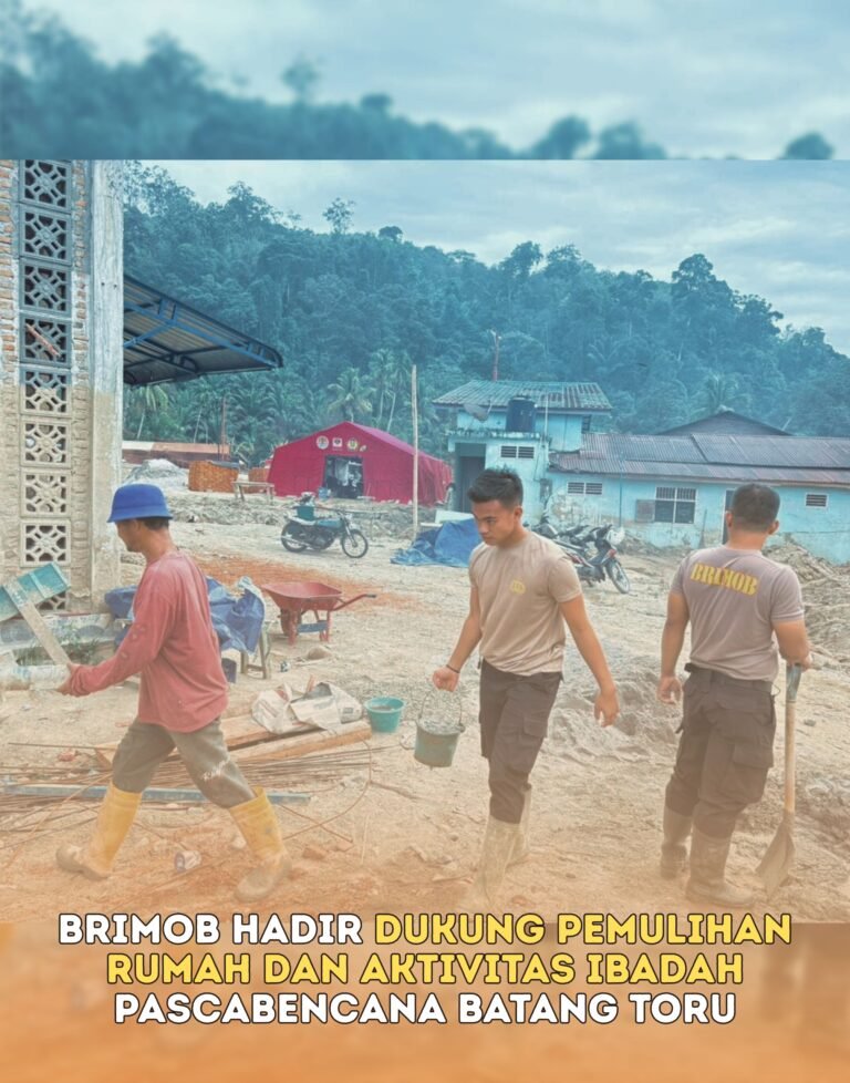 Brimob Hadir Dukung Pemulihan Rumah Dan Aktivitas Ibadah Pascabencana Batang Toru