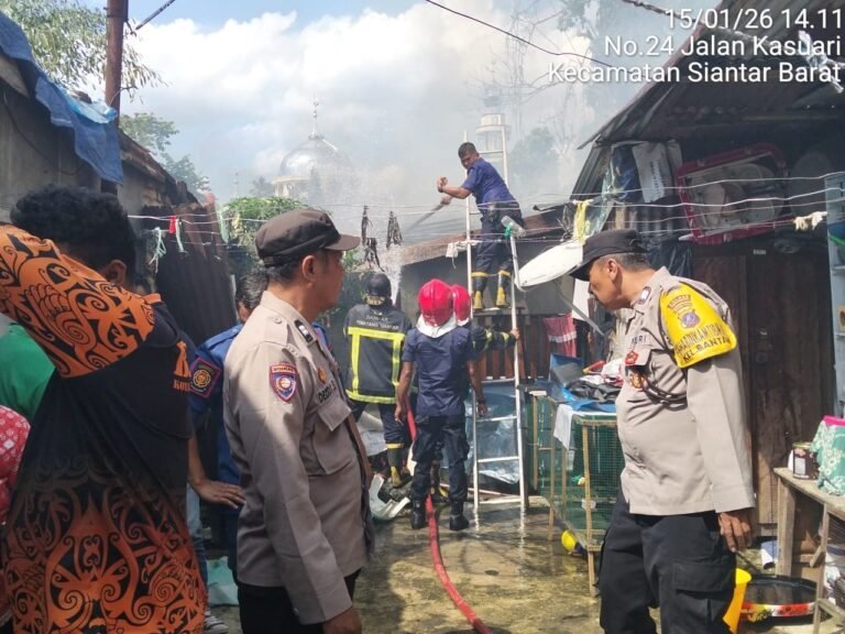 Polres Pematang Siantar Gerak Cepat Cek TKP Kebakaran Satu Unit Rumah di Jalan Kasuari