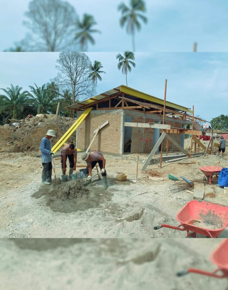 Dari Rumah Warga Hingga Masjid, Sinergi Brimob Sumut Bergerak Bantu Korban Bencana