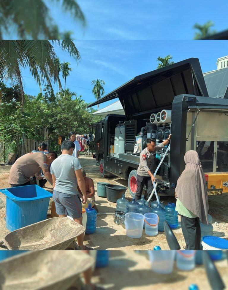 Saat Warga Bangkit, Brimob Polda Sumut Turun Tangan Pulihkan Rumah Dan Fasilitas Ibadah di Batang Toru