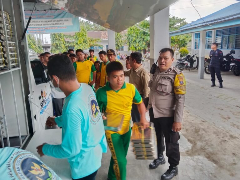 Bhabinkamtibmas Polsek Siantar Timur Monitoring Distribusi MBG