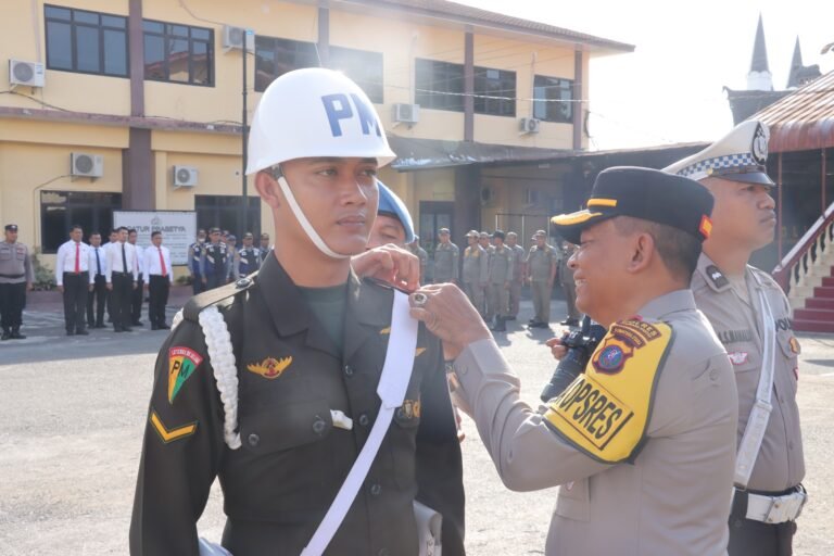 Ops Keselamatan Toba 2026 Dimulai, Wakapolres Pematang Siantar Sematkan Tanda Pita Operasi