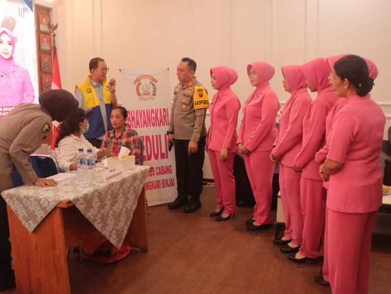 Polres Binjai Dan Bhayangkari Cabang Binjai Gelar Operasi Katarak Gratis