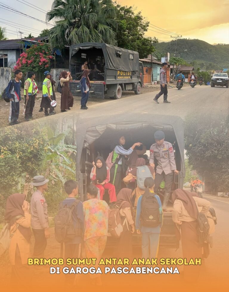 Brimob Sumut Antar Anak Sekolah di Garoga Pasca Bencana