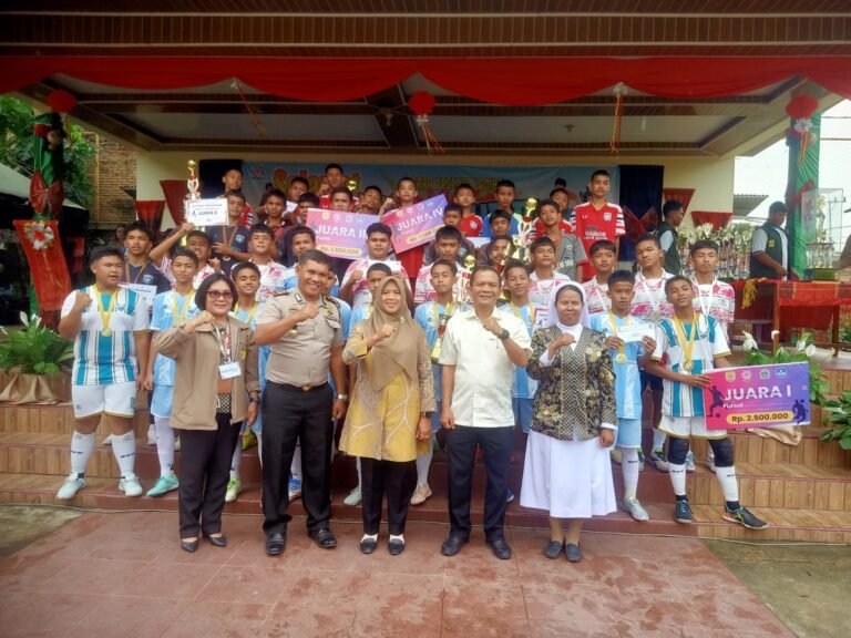 Kapolsek Siantar Marihat Hadiri Penutupan SMK BT CUP II