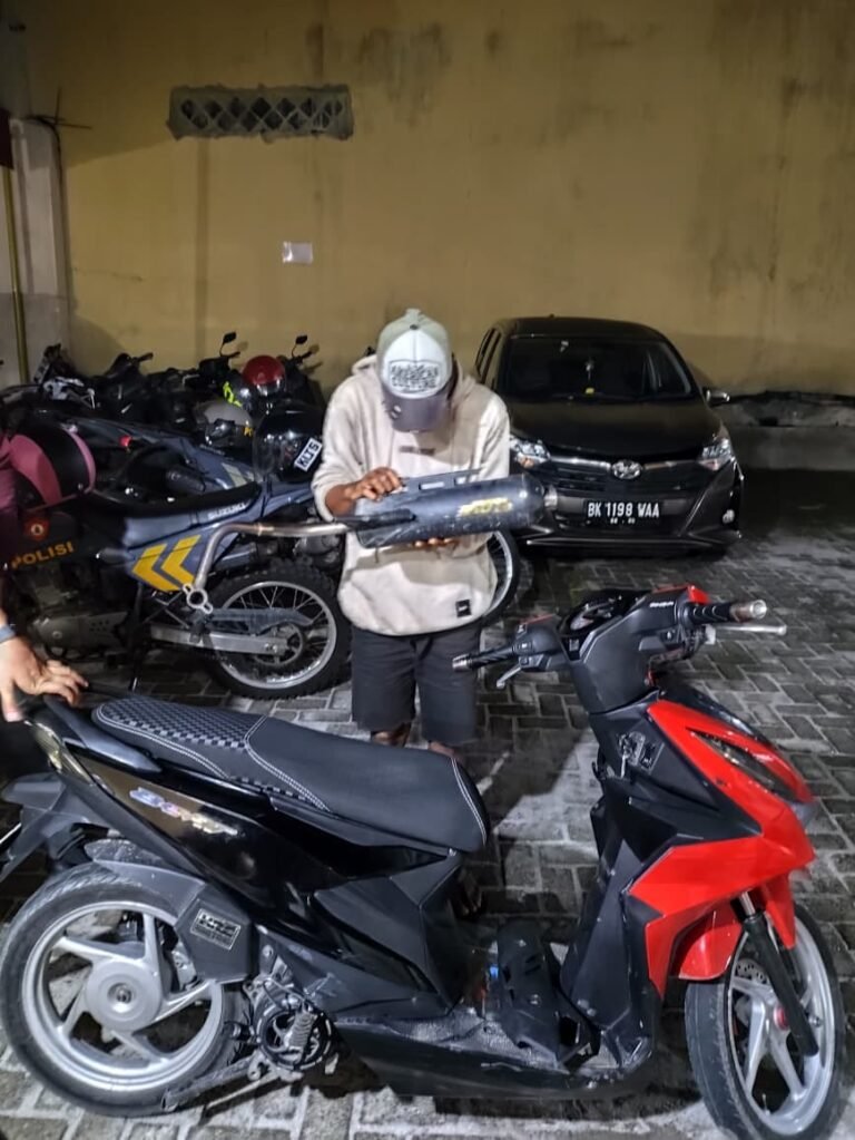 Timsus Dayok Mirah Polres Pematang Siantar Berikan Himbauan Kepada Pengendara Sepeda Motor Knalpot Brong
