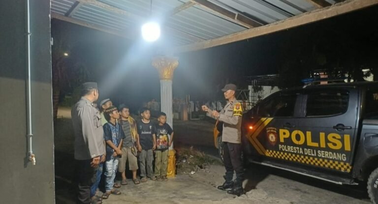 Polresta Deli Serdang Dan Jajaran Gelar Patroli Menyapa Subuh Selama Ramadhan 1447 H