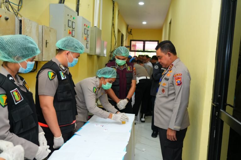 Kapolda Sumut Lakukan Tes Urine Serentak Tindaklanjuti Instruksi Kapolri Dalam Rapim 2026