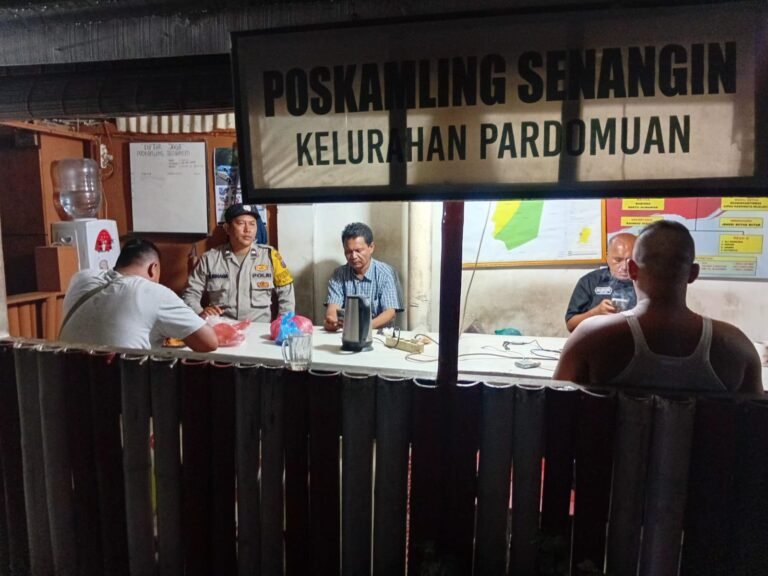 Bhabinkamtibmas Polsek Siantar Timur Laksanakan Saling di Pos Kamling