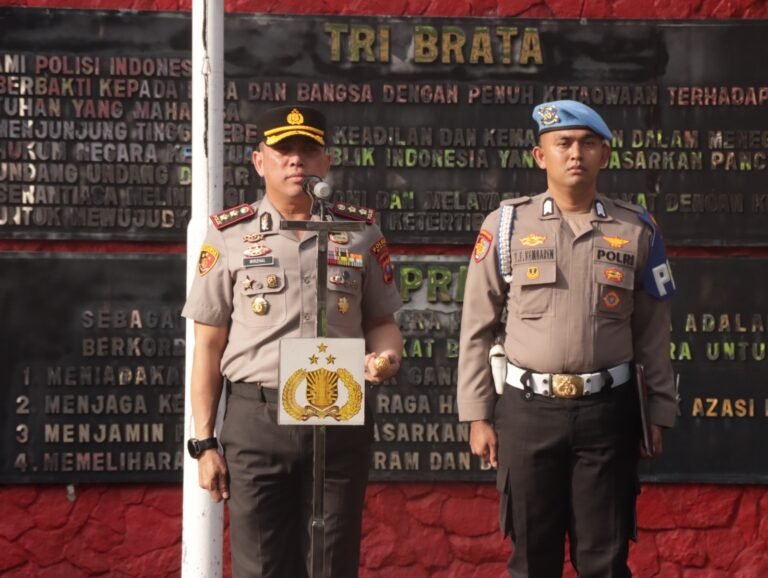 Kapolres Binjai Beri Penghargaan Terhadap Tiga Personil Bhabinkamtibmas