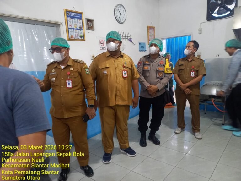 Bhabinkamtibmas Polsek Siantar Marihat Sambang ke Dapur SPPG Mekar Nauli Jalan Mangga