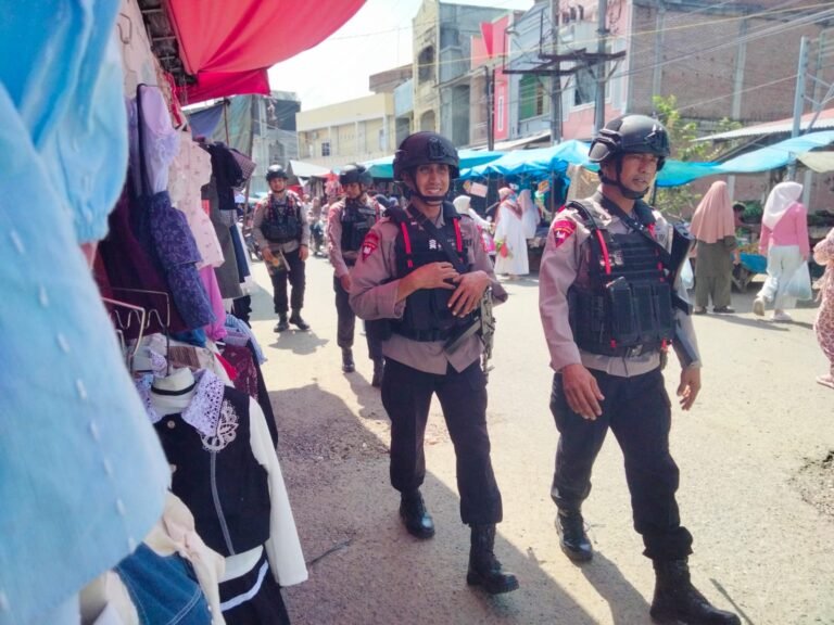 Ciptakan Sitkamtibmas Aman Dan Nyaman, Brimob Gelar Patroli Kamandahan