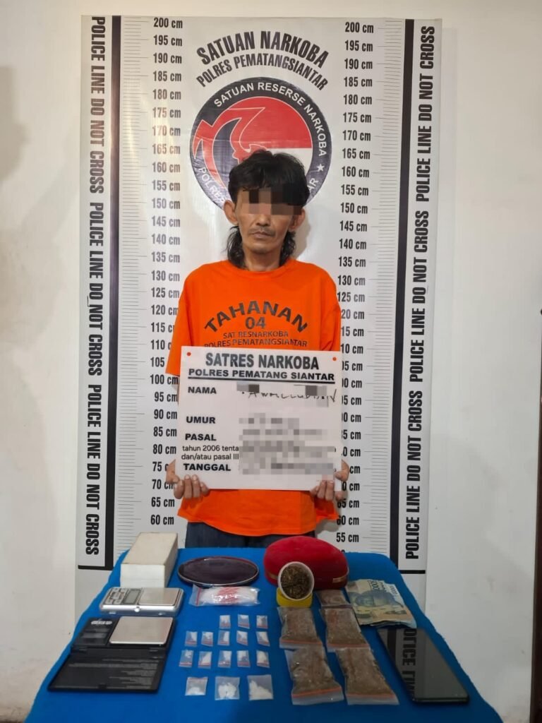 Sedang Duduk Didepan Rumah, AW Berhasil Diringkus  Sat Res Narkoba Polres Pematang Siantar