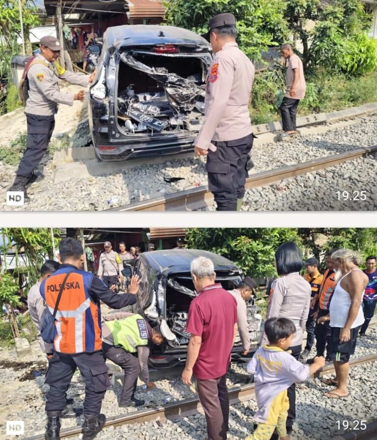 Reaksi Cepat Polres Simalungun, Kapolsek San Tim Selamatkan 2 Korban Mobil Tertabrak Kereta di Perlintasan Liar