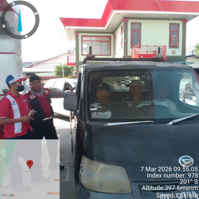 Sat Samapta Polres Pematang Siantar Pengamanan Antisipasi Kemacetan di SPBU