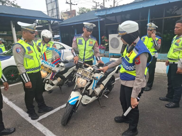 Ops Ketupat Toba 2026, Polres Pematang Siantar Periksa Randis Dan Kelengkapan Pribadi Personil