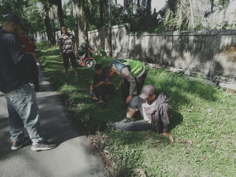 Kapolsek Siantar Martoba Respon Cepat Cek TKP dan Mediasi Laka Lantas Depan Wisma Tama Jalan SM. Raja