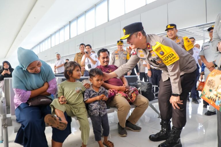Wakapolda Sumut Tinjau Stasiun KA Medan, Pastikan Pelayanan Mudik Lebaran Berjalan Optimal