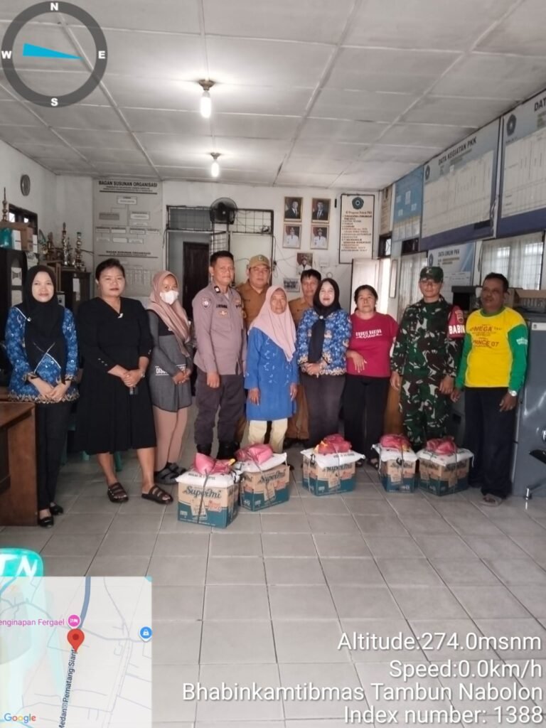 Polsek Siantar Martoba Hadiri Pemberian Bantuan Sembako Kepada Petugas Kebersihan