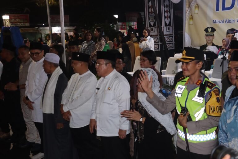 Kapolres Pematang Siantar Bersama Walikota Dan Forkopimda Pelepasan Takbir Keliling Malam Idul Fitri 1447 H