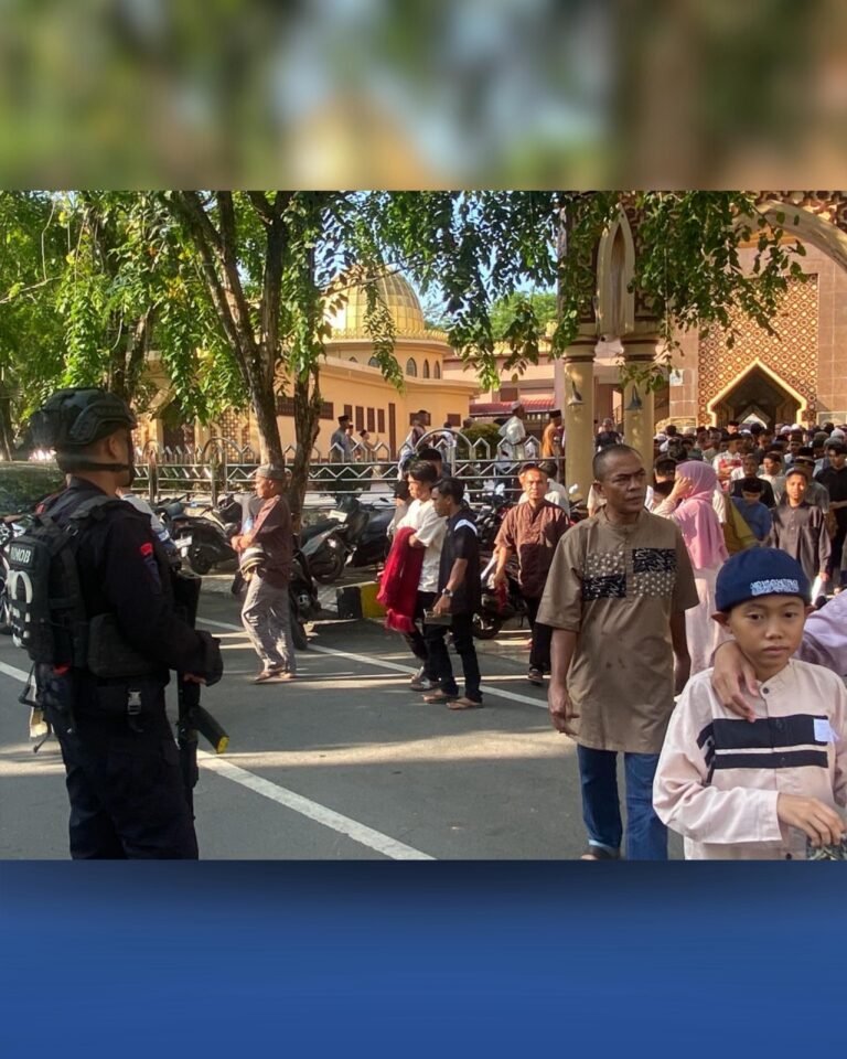 Brimob Sumut Hadirkan Rasa Aman, Pengamanan Sholat Idul Fitri di Gunungsitoli Berjalan Kondusif
