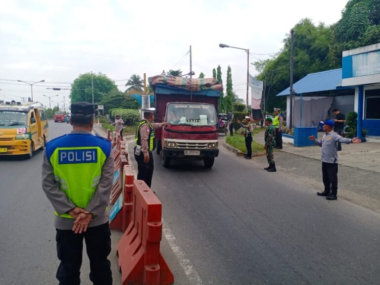 Antisipasi Kemacetan Arus Balik Mudik, Personil Pos Ketupat Toba 2026 Polresta Deli Serdang Optimalkan Gatur Dan Rekayasa Lalu Lintas