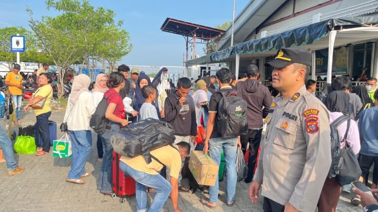 Polres Pelabuhan Belawan Amankan Kedatangan Kapal Kelud, Antisipasi Arus Balik Lebaran