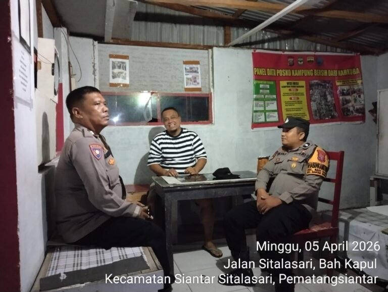 Cegah Kejahatan, Polsek Siantar Martoba Laksanakan Saling di Pos Kamling