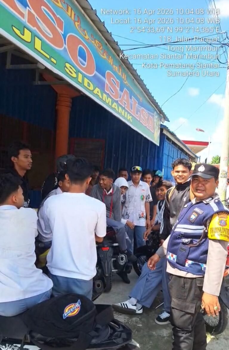 Bhabinkamtibmas Polsek Siantar Marihat Sambangi Pelajar SMA Sampaikan Himbauan Kamtibmas
