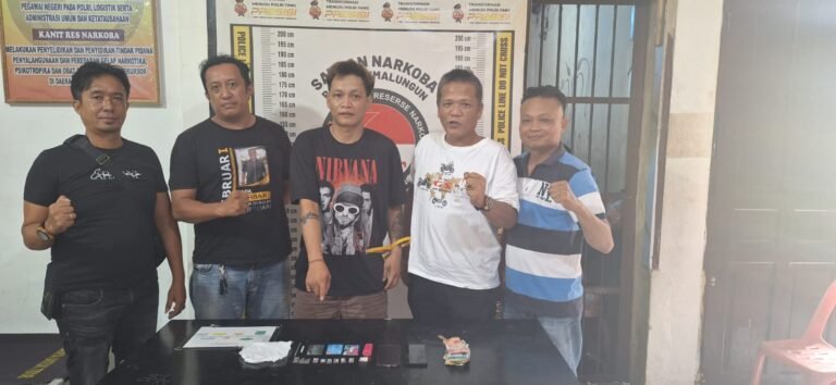 Polsek Gunung Malela Bongkar Jaringan Sabu, Tersangka Dibekuk di Depan Rumah Makan, 2,25 Gram Narkotika Diamankan
