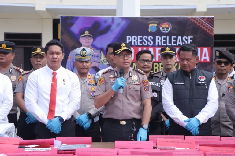 Polres Karo Tuntaskan Puluhan Kasus Dalam 100 Hari, Kapolres : Kami Tidak Bisa Bekerja Sendiri