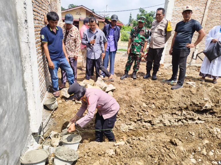 Wakapolsek Siantar Marihat Hadiri Peletakan Batu Pertama Gedung Koperasi Merah Putih