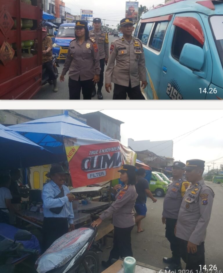 Kapolsek Siantar Utara Patroli Dengan Jalan Kaki Dan Silaturahmi di Pasar