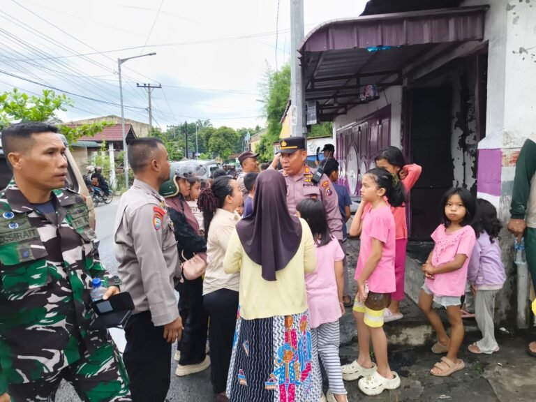 Kapolsek Siantar Marihat Turun Langsung Cek TKP Kebakaran Warung di jalan Melanthon Siregar