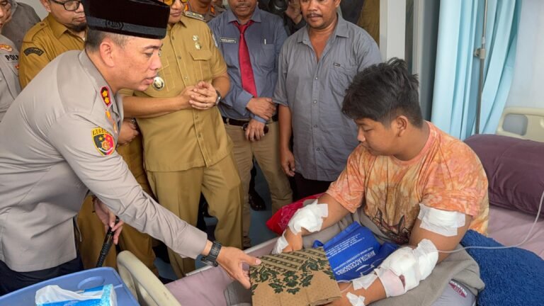 Kapolres Binjai Jenguk Korban Begal Pelajar, Pastikan Pendampingan Dan Penanganan Maksimal